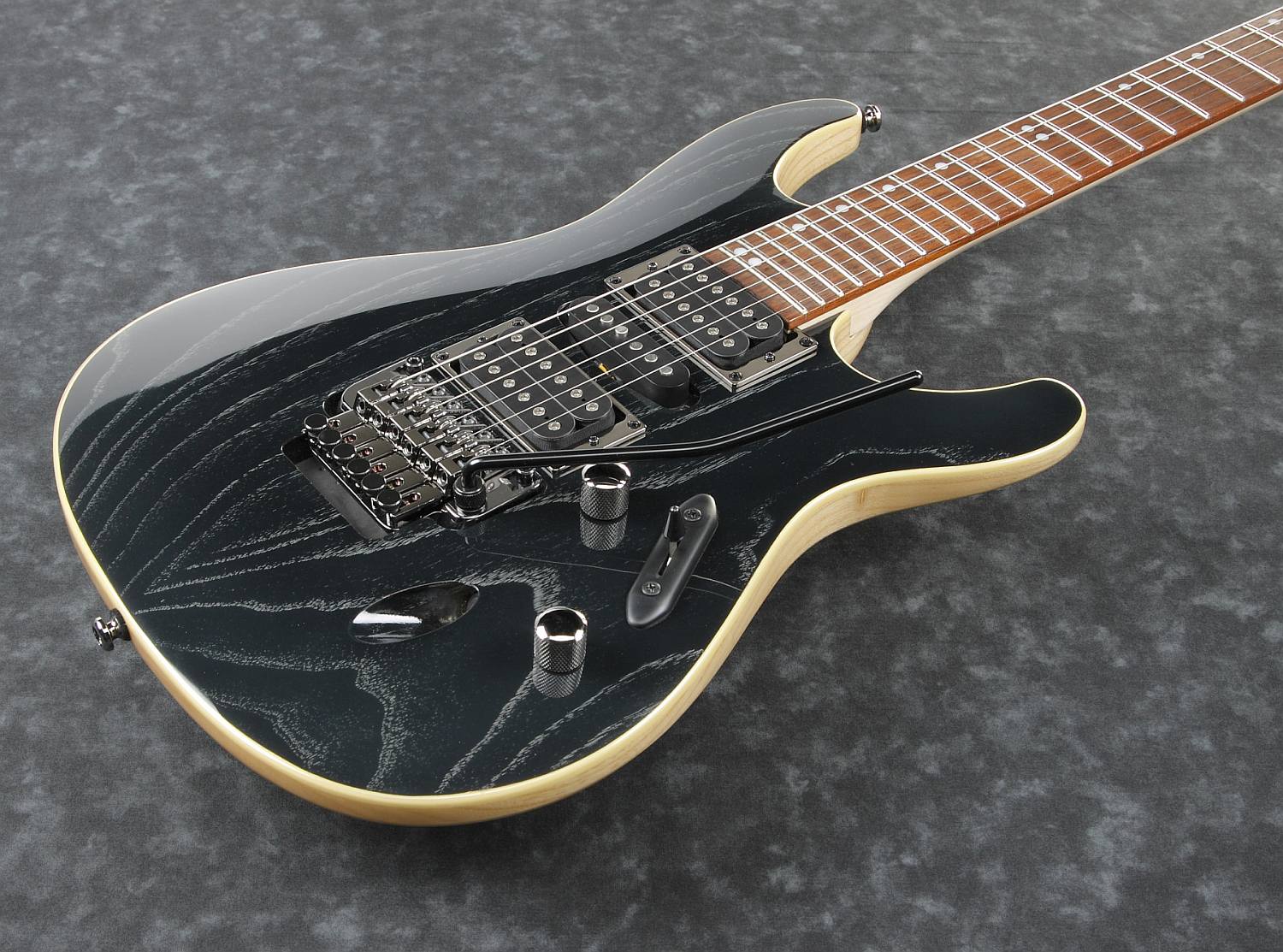 Ibanez S570AH-SWK gitara elektryczna Silver Wave Black - obrazek 2